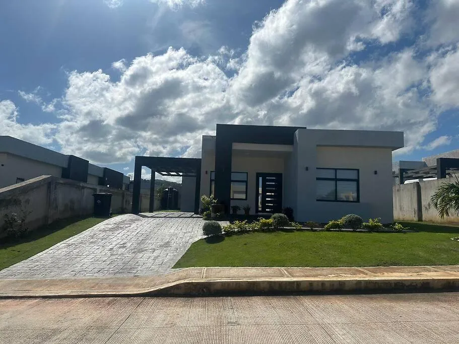 2 Bed Bungalow En-Suite, With Pool & Gym أوشو ريوس
